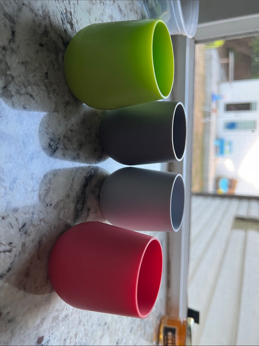 4 ezpz Tiny Cups